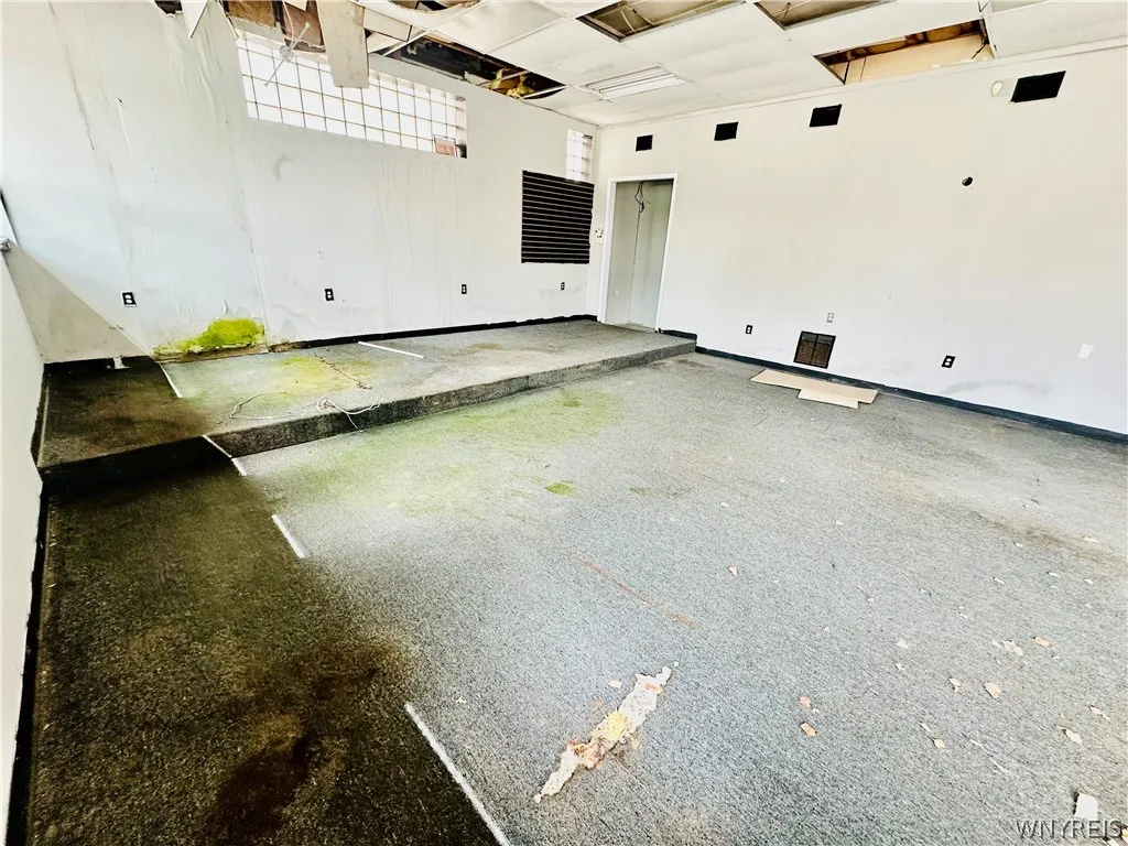 1202 East Lovejoy Street, Buffalo, New York 14206, Buffalo, New York 14206, ,Commercial Sale,For Sale,1202 East Lovejoy Street, Buffalo, New York 14206,0,B1675265