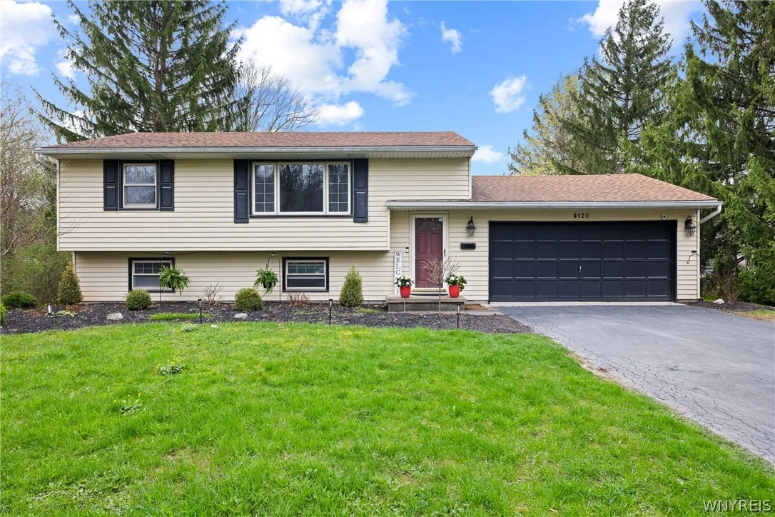 4120 Heather Drive, Clarence, New York 14221, Clarence, New York 14221, 4 Bedroom Bedrooms, 7 Room Rooms,2 BathroomBathrooms,Residential,Closed,4120 Heather Drive, Clarence, New York 14221,0,B1673936