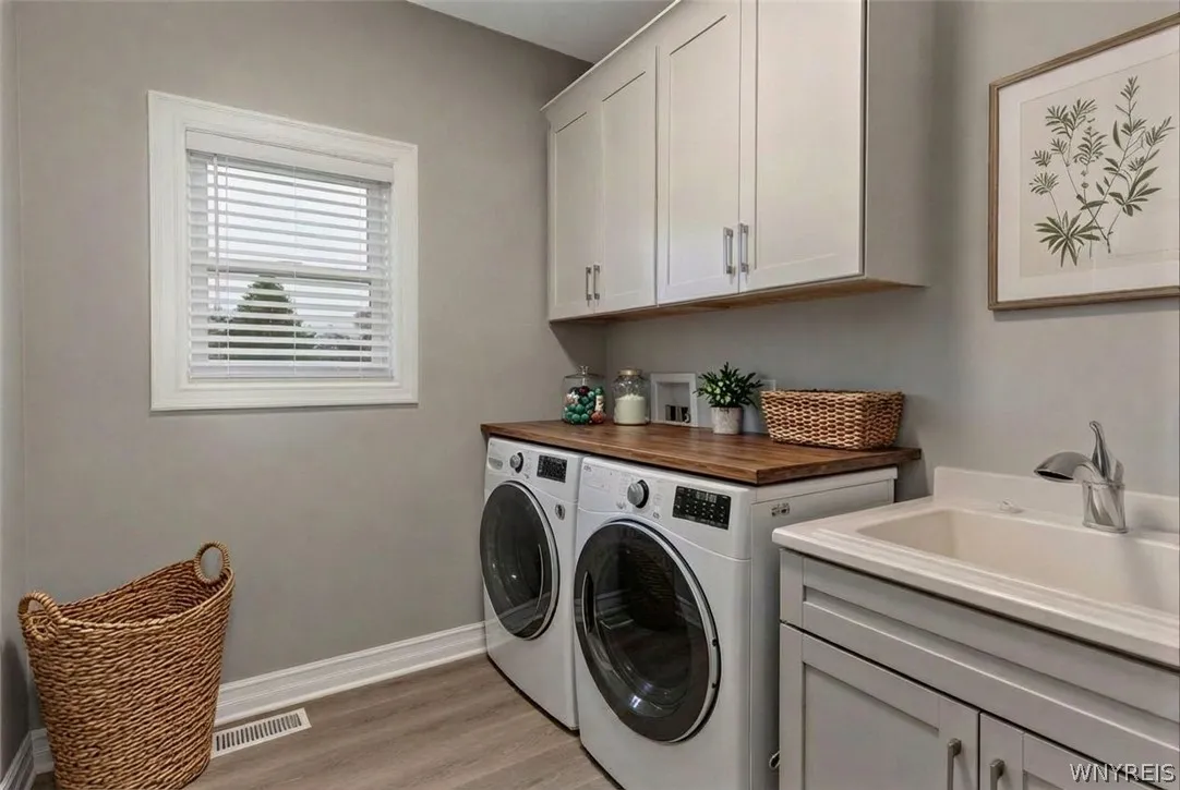 6313 Webster Road, Orchard Park, New York 14127, Orchard Park, New York 14127, 3 Bedrooms Bedrooms, 10 Rooms Rooms,2 BathroomsBathrooms,Residential,For Sale,6313 Webster Road, Orchard Park, New York 14127,0,B1673605