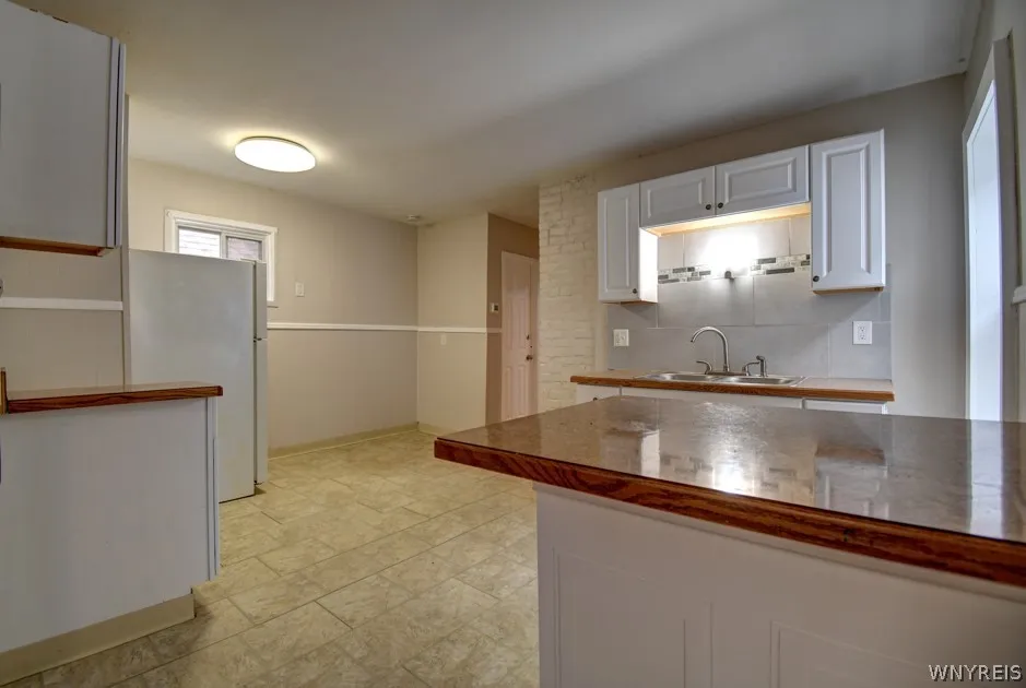 25 Bremen Street, Buffalo, New York 14213, Buffalo, New York 14213, 4 Bedrooms Bedrooms, ,2 BathroomsBathrooms,Residential,For Sale,25 Bremen Street, Buffalo, New York 14213,0,B1674885