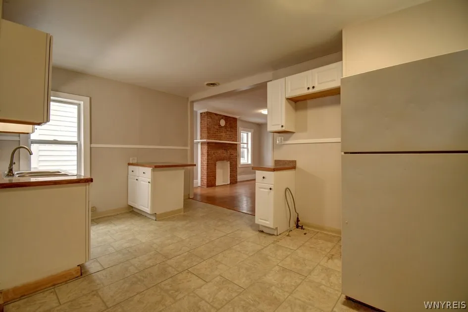 25 Bremen Street, Buffalo, New York 14213, Buffalo, New York 14213, 4 Bedrooms Bedrooms, ,2 BathroomsBathrooms,Residential,For Sale,25 Bremen Street, Buffalo, New York 14213,0,B1674885