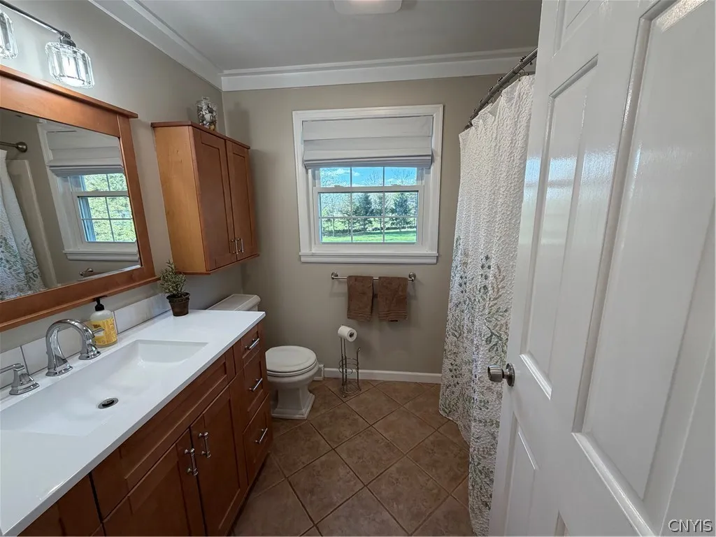 4901 Edgeworth Drive, Manlius, New York 13104, Manlius, New York 13104, 4 Bedrooms Bedrooms, 8 Rooms Rooms,3 BathroomsBathrooms,Residential,For Sale,4901 Edgeworth Drive, Manlius, New York 13104,0,S1675398