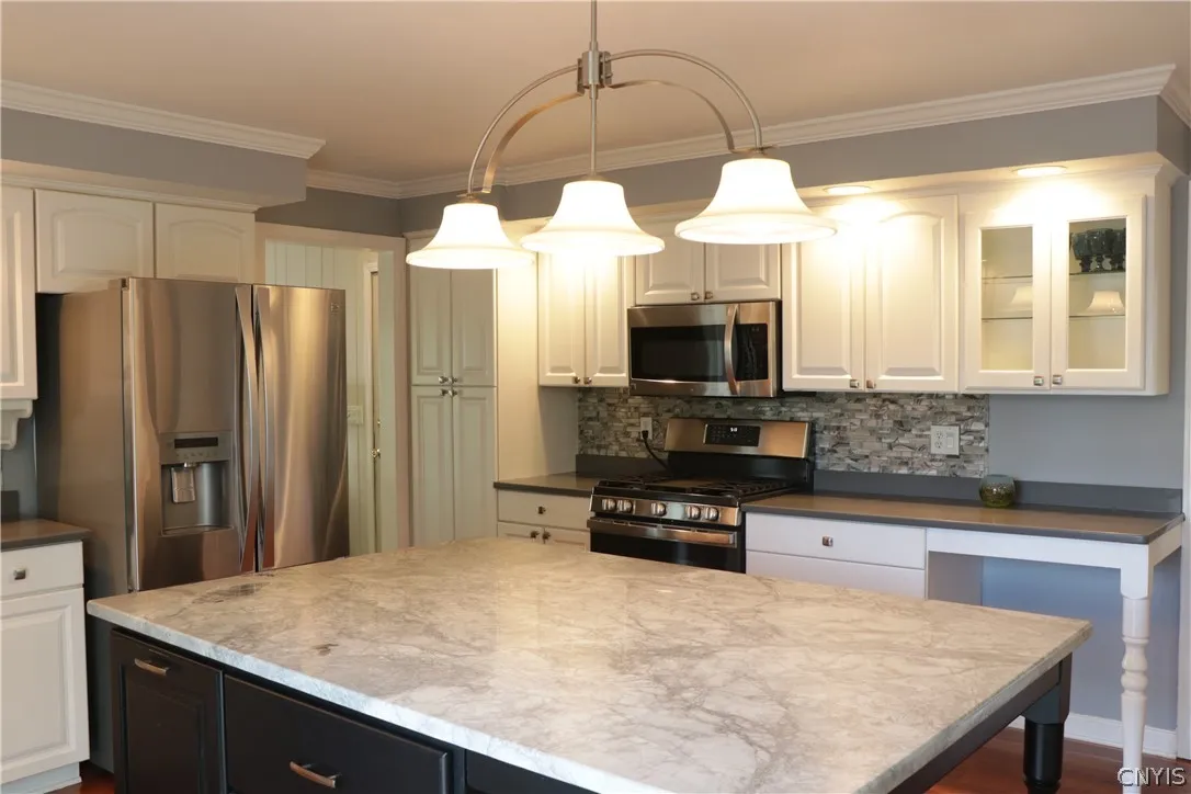 4901 Edgeworth Drive, Manlius, New York 13104, Manlius, New York 13104, 4 Bedrooms Bedrooms, 8 Rooms Rooms,3 BathroomsBathrooms,Residential,For Sale,4901 Edgeworth Drive, Manlius, New York 13104,0,S1675398