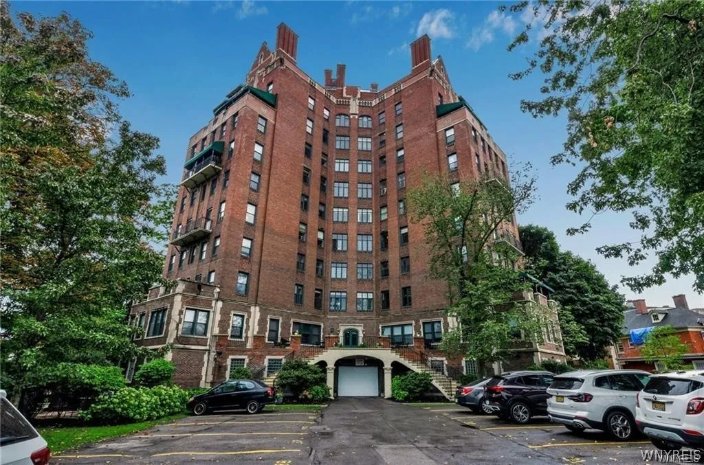 800 West Ferry Street 2cc, Buffalo, New York 14222, Buffalo, New York 14222, 1 Bedroom Bedrooms, 5 Rooms Rooms,1 BathroomBathrooms,Residential,For Sale,800 West Ferry Street 2cc, Buffalo, New York 14222,0,B1673278