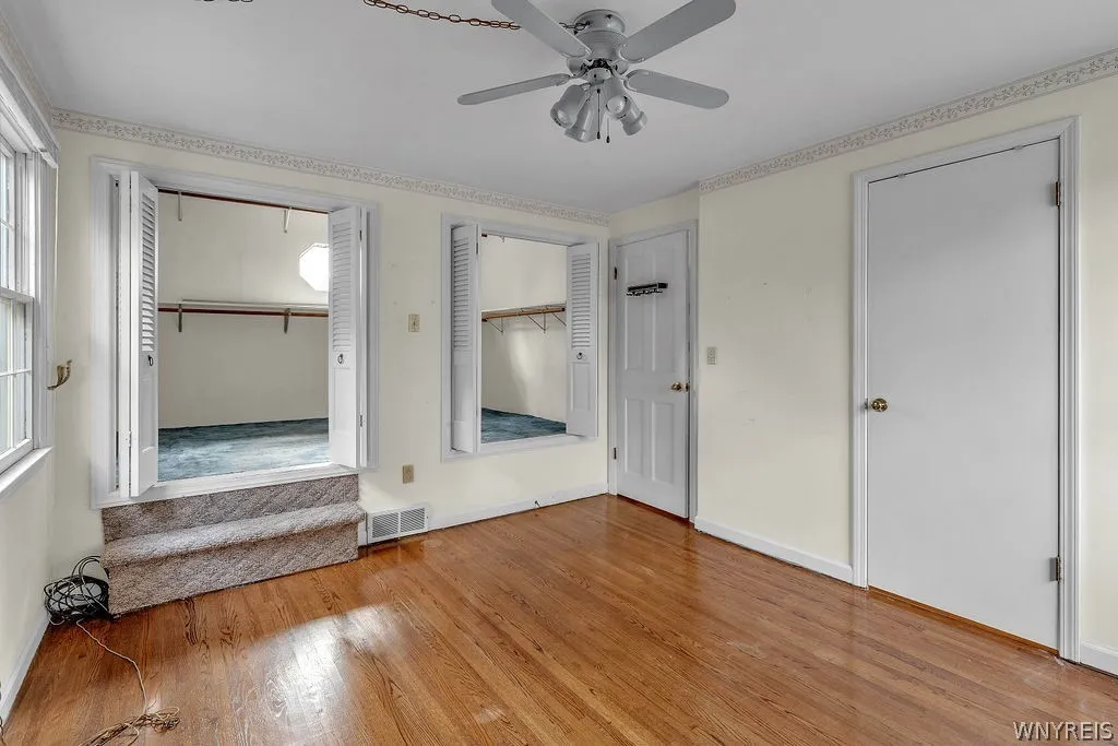 Main House - Bedroom 1