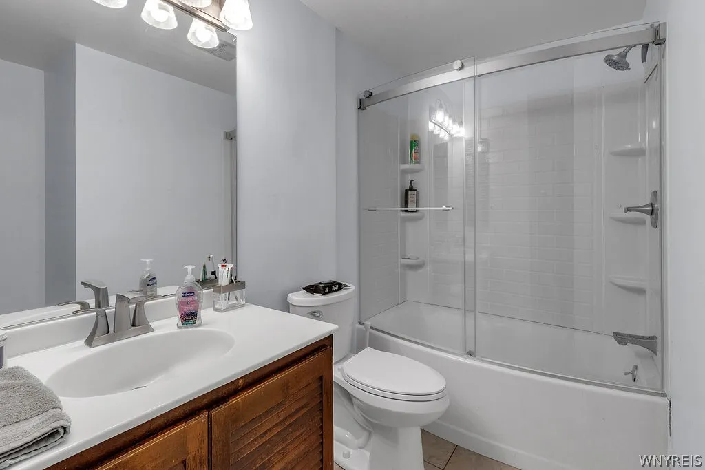 Apartment  - Full Bath 5