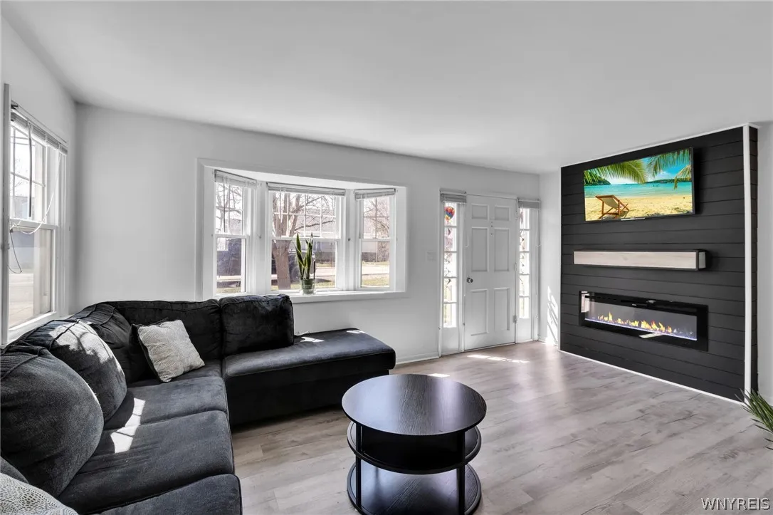 491 Pleasant Ave, Hamburg, New York 14075, Hamburg, New York 14075, 3 Bedrooms Bedrooms, 5 Rooms Rooms,1 BathroomBathrooms,Residential,For Sale,491 Pleasant Ave, Hamburg, New York 14075,0,B1674078