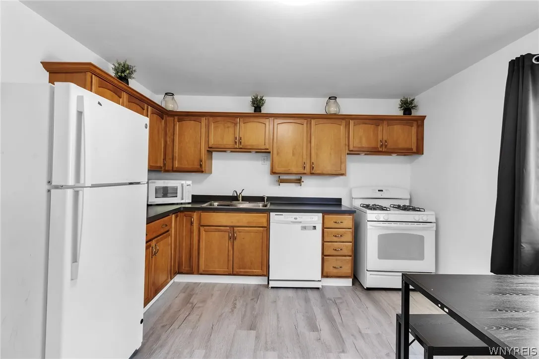 491 Pleasant Ave, Hamburg, New York 14075, Hamburg, New York 14075, 3 Bedrooms Bedrooms, 5 Rooms Rooms,1 BathroomBathrooms,Residential,For Sale,491 Pleasant Ave, Hamburg, New York 14075,0,B1674078