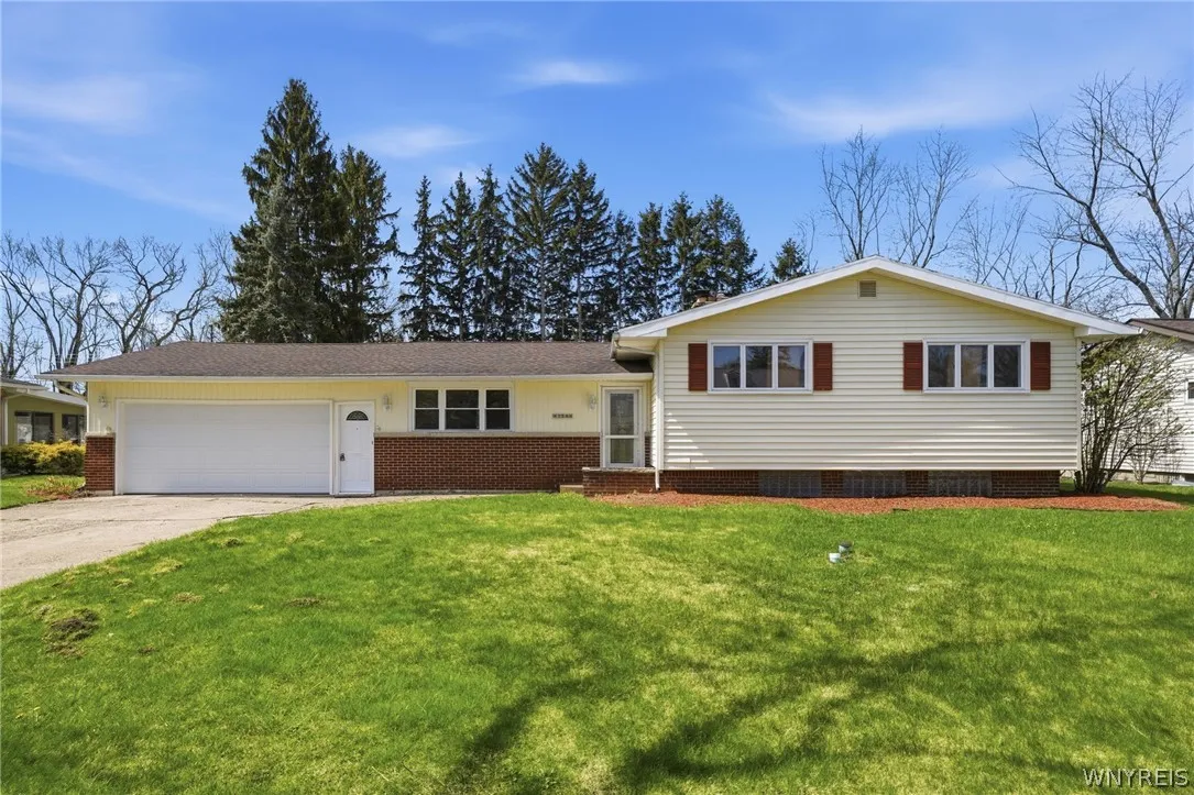 358 Brookwood Drive, Hamburg, New York 14075, Hamburg, New York 14075, 3 Bedrooms Bedrooms, 13 Rooms Rooms,2 BathroomsBathrooms,Residential,For Sale,358 Brookwood Drive, Hamburg, New York 14075,0,B1674872