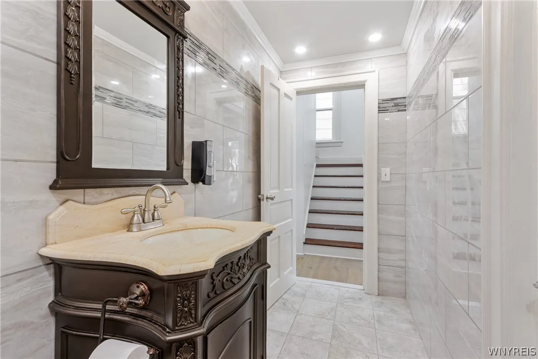 152 Military Road, Buffalo, New York 14207, Buffalo, New York 14207, 4 Bedrooms Bedrooms, 4 Rooms Rooms,1 BathroomBathrooms,Residential,For Sale,152 Military Road, Buffalo, New York 14207,0,B1674805