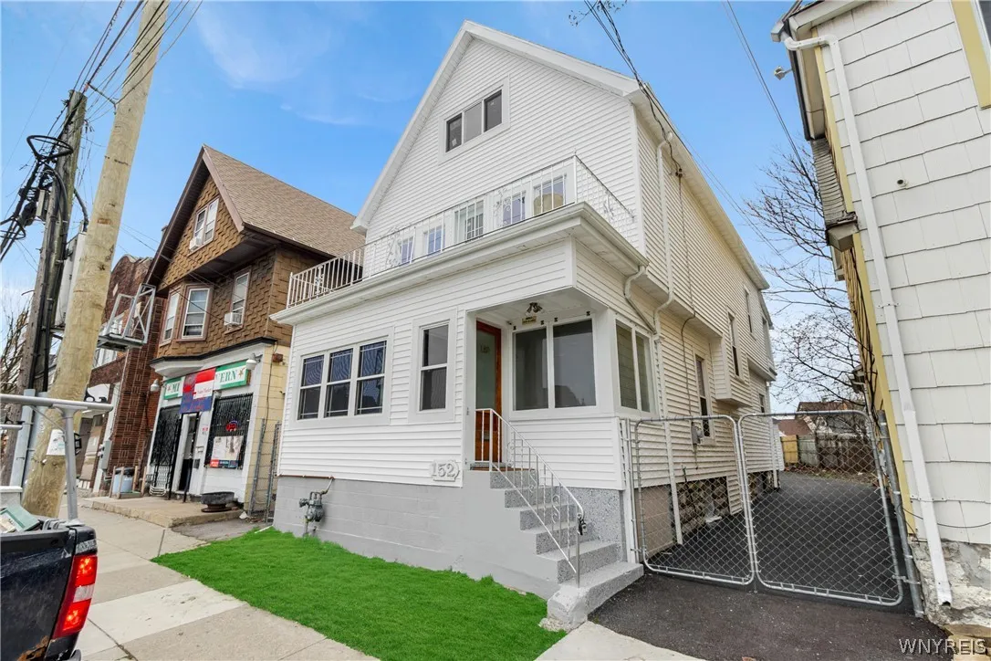 152 Military Road, Buffalo, New York 14207, Buffalo, New York 14207, 4 Bedrooms Bedrooms, 4 Rooms Rooms,1 BathroomBathrooms,Residential,For Sale,152 Military Road, Buffalo, New York 14207,0,B1674805