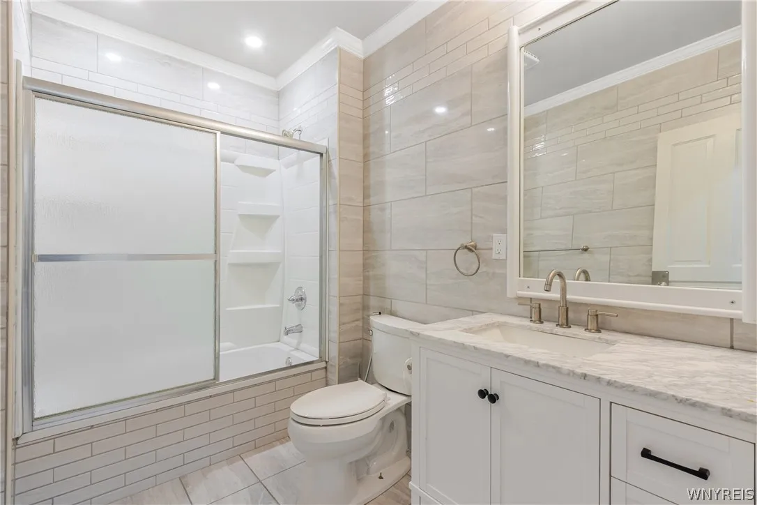 152 Military Road, Buffalo, New York 14207, Buffalo, New York 14207, 4 Bedrooms Bedrooms, 4 Rooms Rooms,1 BathroomBathrooms,Residential,For Sale,152 Military Road, Buffalo, New York 14207,0,B1674805