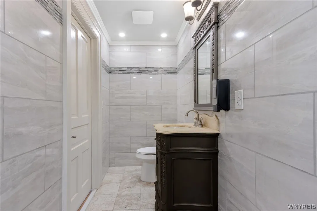 152 Military Road, Buffalo, New York 14207, Buffalo, New York 14207, 4 Bedrooms Bedrooms, 4 Rooms Rooms,1 BathroomBathrooms,Residential,For Sale,152 Military Road, Buffalo, New York 14207,0,B1674805