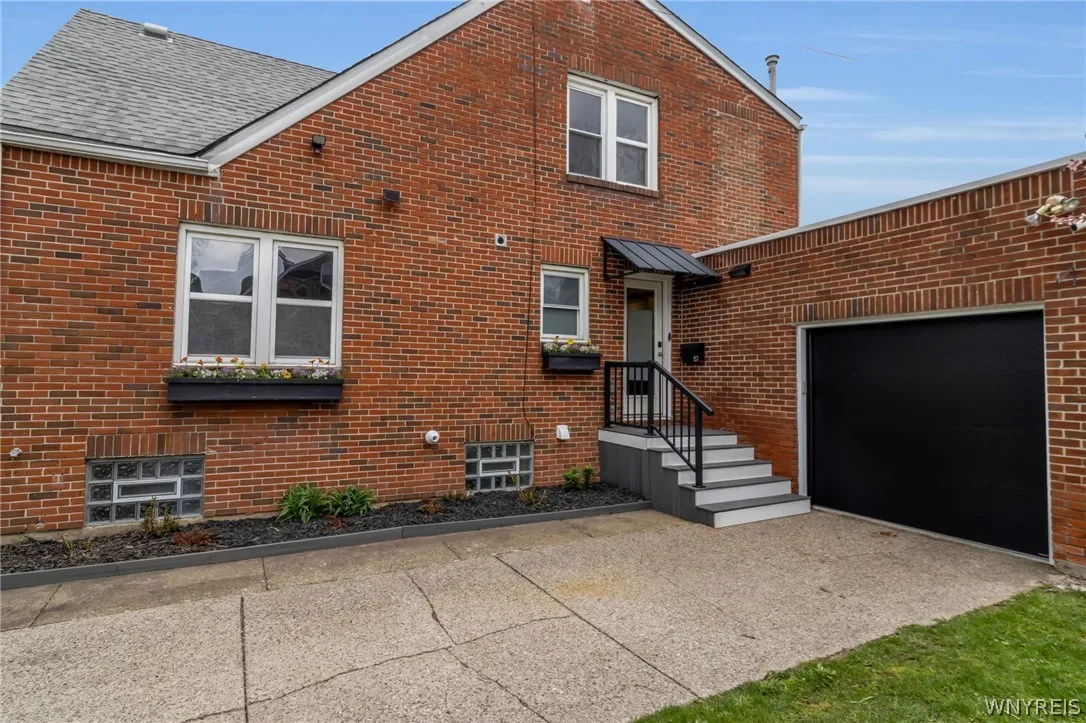 87 Lynncrest, Cheektowaga, New York 14225, Cheektowaga, New York 14225, 4 Bedrooms Bedrooms, 9 Rooms Rooms,2 BathroomsBathrooms,Residential,For Sale,87 Lynncrest, Cheektowaga, New York 14225,0,B1675046