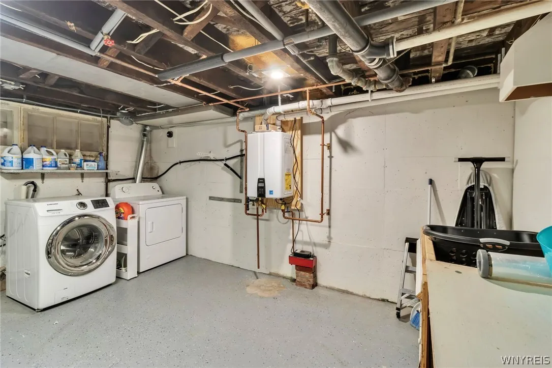 87 Lynncrest, Cheektowaga, New York 14225, Cheektowaga, New York 14225, 4 Bedrooms Bedrooms, 9 Rooms Rooms,2 BathroomsBathrooms,Residential,For Sale,87 Lynncrest, Cheektowaga, New York 14225,0,B1675046