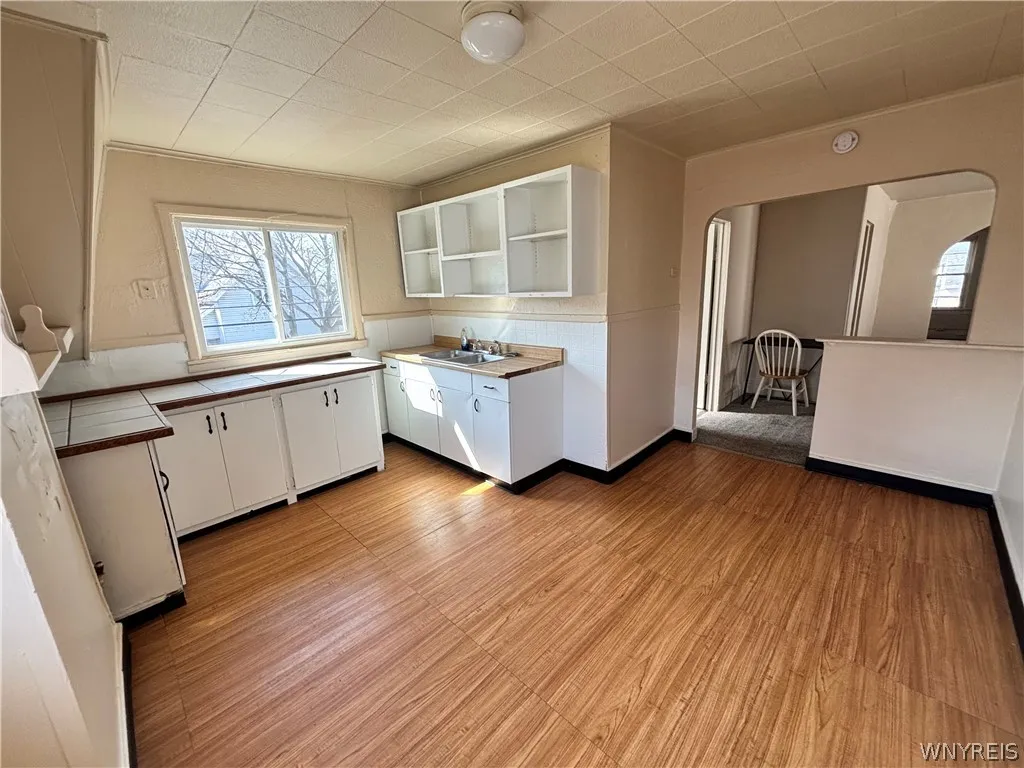 Upper kitchen