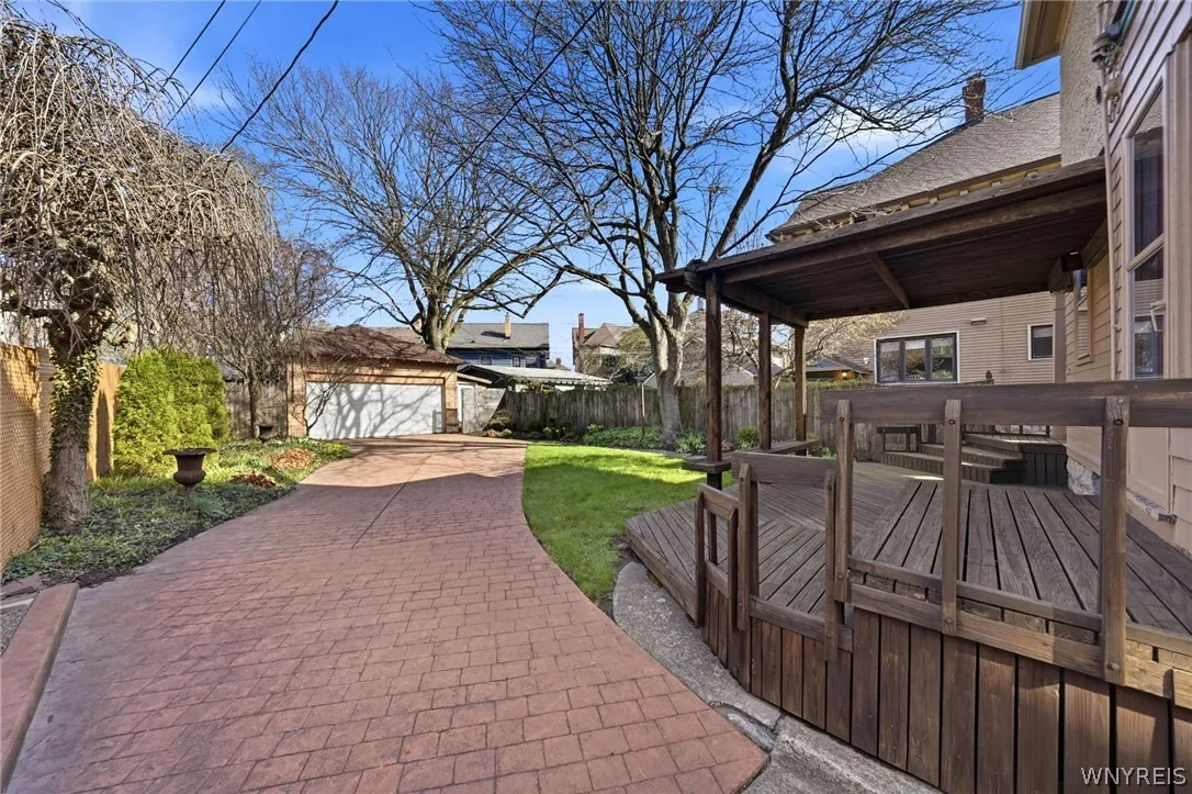 82 Bidwell Parkway, Buffalo, New York 14222, Buffalo, New York 14222, 5 Bedrooms Bedrooms, 17 Rooms Rooms,3 BathroomsBathrooms,Residential,For Sale,82 Bidwell Parkway, Buffalo, New York 14222,0,B1675578