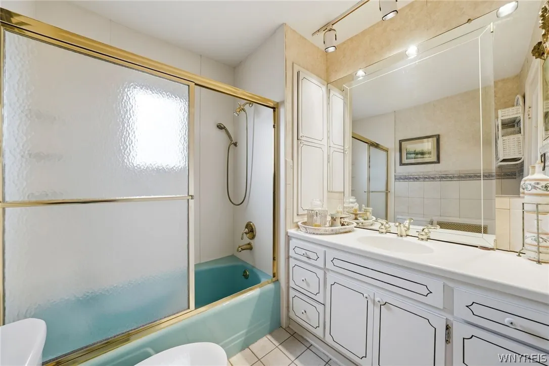 82 Bidwell Parkway, Buffalo, New York 14222, Buffalo, New York 14222, 5 Bedrooms Bedrooms, 17 Rooms Rooms,3 BathroomsBathrooms,Residential,For Sale,82 Bidwell Parkway, Buffalo, New York 14222,0,B1675578