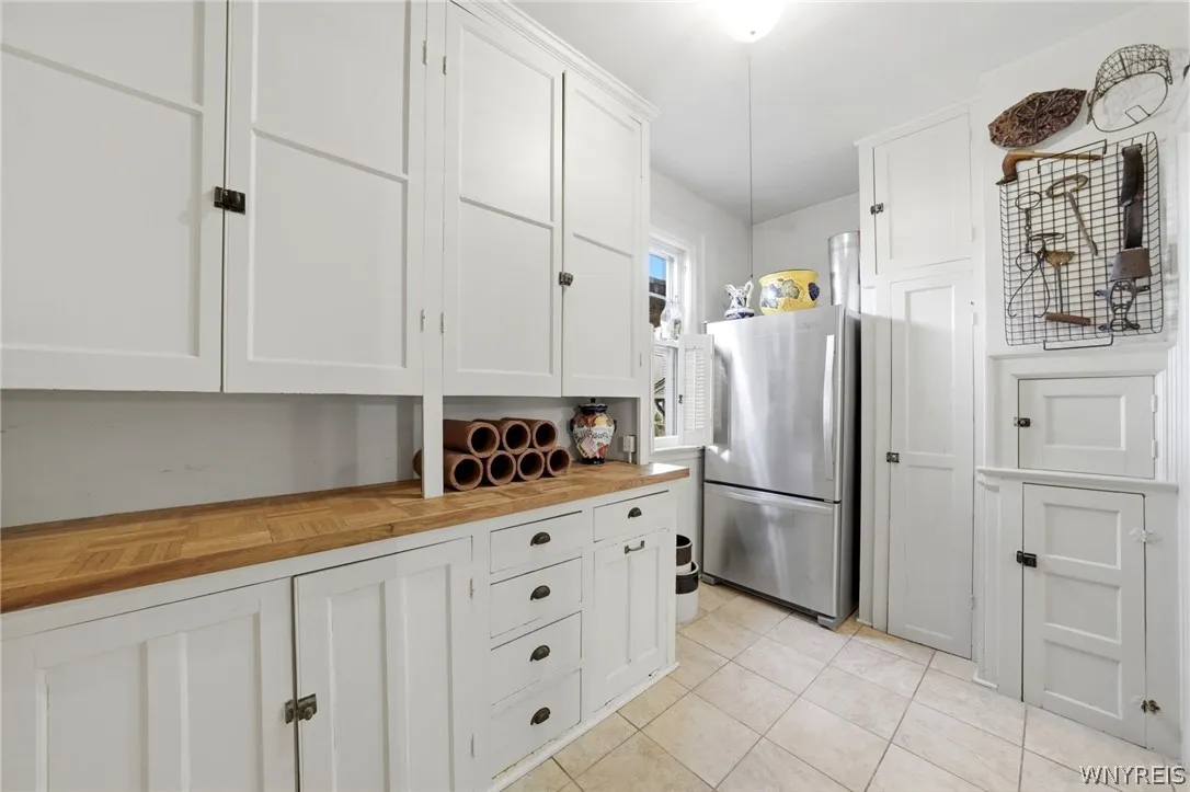 82 Bidwell Parkway, Buffalo, New York 14222, Buffalo, New York 14222, 5 Bedrooms Bedrooms, 17 Rooms Rooms,3 BathroomsBathrooms,Residential,For Sale,82 Bidwell Parkway, Buffalo, New York 14222,0,B1675578