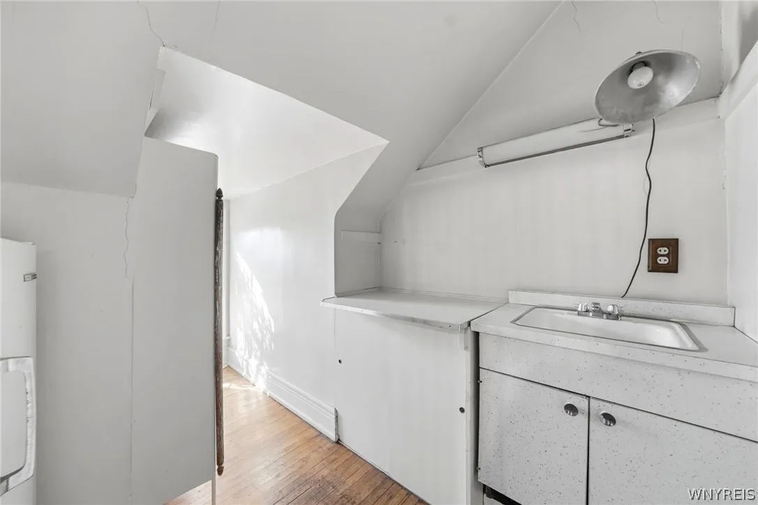 82 Bidwell Parkway, Buffalo, New York 14222, Buffalo, New York 14222, 5 Bedrooms Bedrooms, 17 Rooms Rooms,3 BathroomsBathrooms,Residential,For Sale,82 Bidwell Parkway, Buffalo, New York 14222,0,B1675578