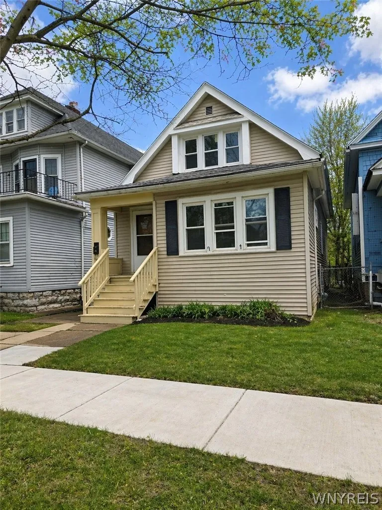 158 Merrimac Street, Buffalo, New York 14214, Buffalo, New York 14214, 4 Bedrooms Bedrooms, 8 Rooms Rooms,2 BathroomsBathrooms,Residential,For Sale,158 Merrimac Street, Buffalo, New York 14214,0,B1675695