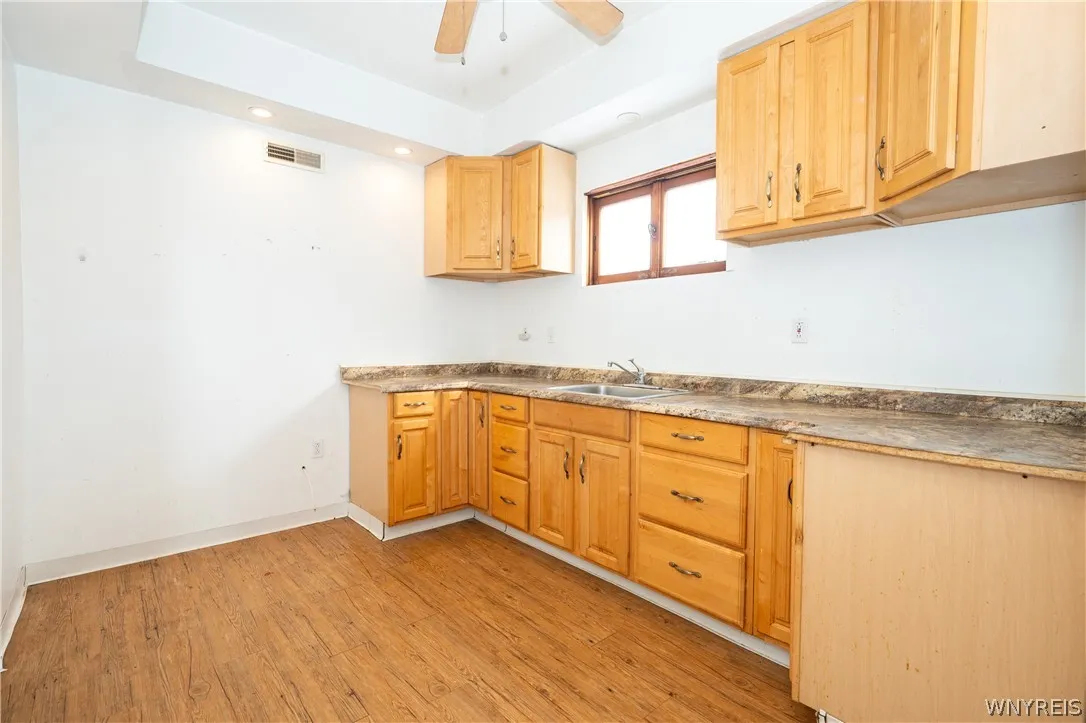 884 East Eagle Street N, Buffalo, New York 14210, Buffalo, New York 14210, 3 Bedrooms Bedrooms, 6 Rooms Rooms,1 BathroomBathrooms,Residential,For Sale,884 East Eagle Street N, Buffalo, New York 14210,0,B1674181