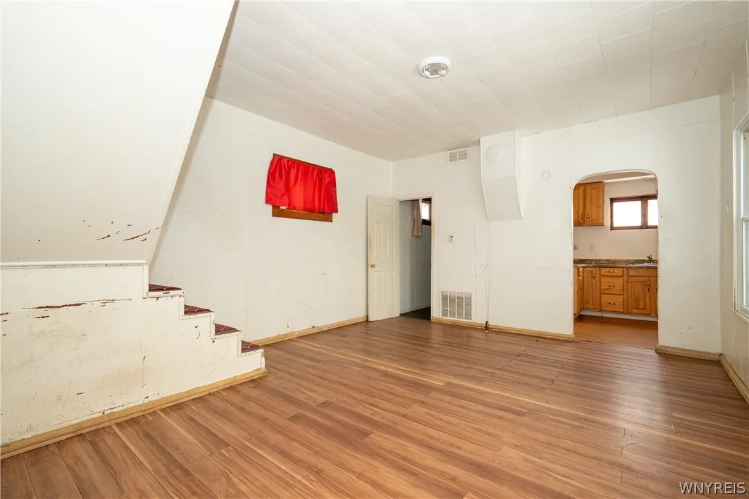 884 East Eagle Street N, Buffalo, New York 14210, Buffalo, New York 14210, 3 Bedrooms Bedrooms, 6 Rooms Rooms,1 BathroomBathrooms,Residential,For Sale,884 East Eagle Street N, Buffalo, New York 14210,0,B1674181