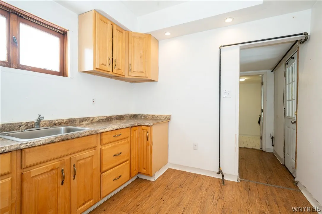 884 East Eagle Street N, Buffalo, New York 14210, Buffalo, New York 14210, 3 Bedrooms Bedrooms, 6 Rooms Rooms,1 BathroomBathrooms,Residential,For Sale,884 East Eagle Street N, Buffalo, New York 14210,0,B1674181