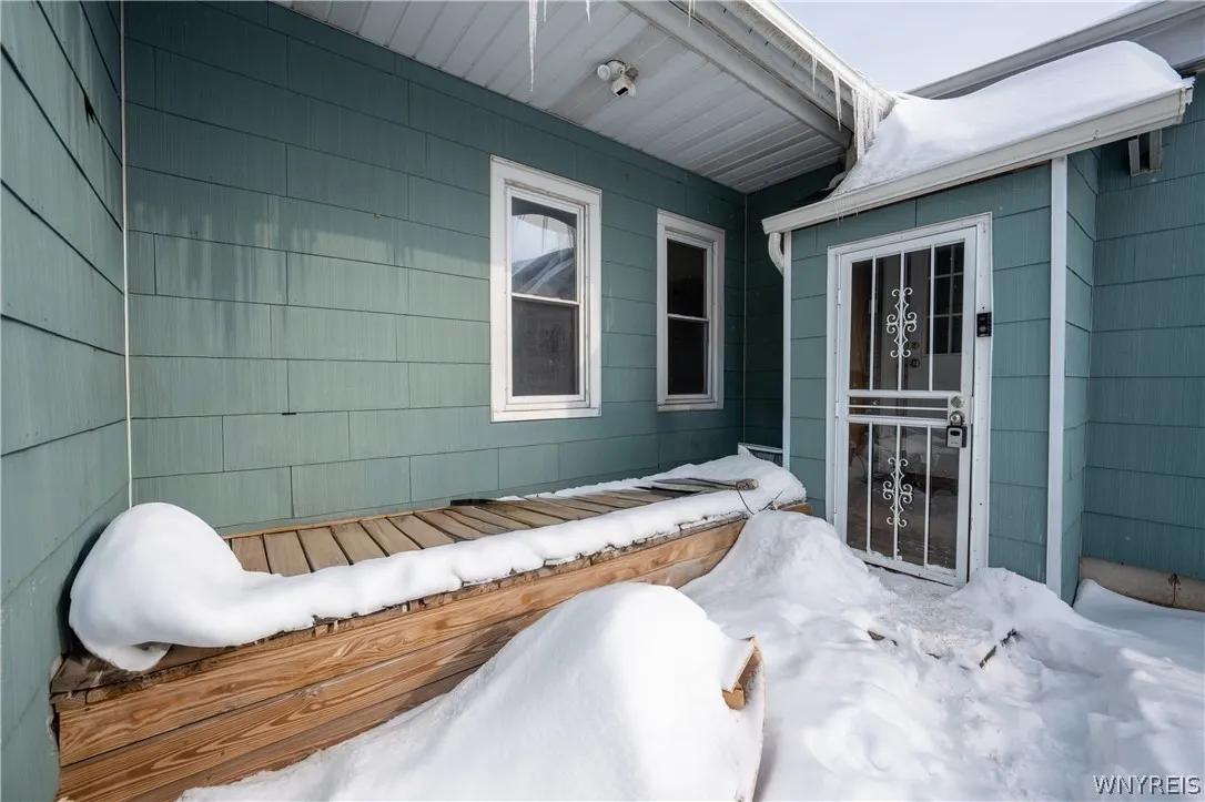 884 East Eagle Street N, Buffalo, New York 14210, Buffalo, New York 14210, 3 Bedrooms Bedrooms, 6 Rooms Rooms,1 BathroomBathrooms,Residential,For Sale,884 East Eagle Street N, Buffalo, New York 14210,0,B1674181