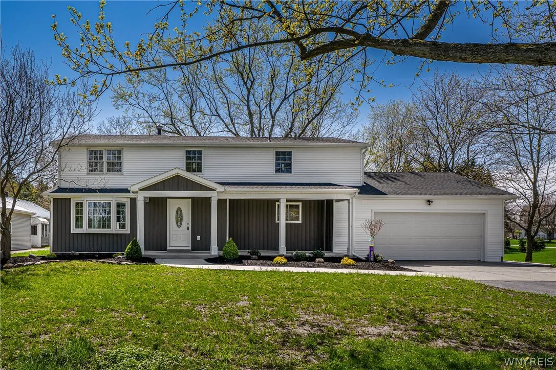 9295 Clarence Center Road, Clarence, New York 1403, Clarence, New York 14032, 4 Bedrooms Bedrooms, 7 Rooms Rooms,3 BathroomsBathrooms,Residential,Closed,9295 Clarence Center Road, Clarence, New York 1403,0,B1675759