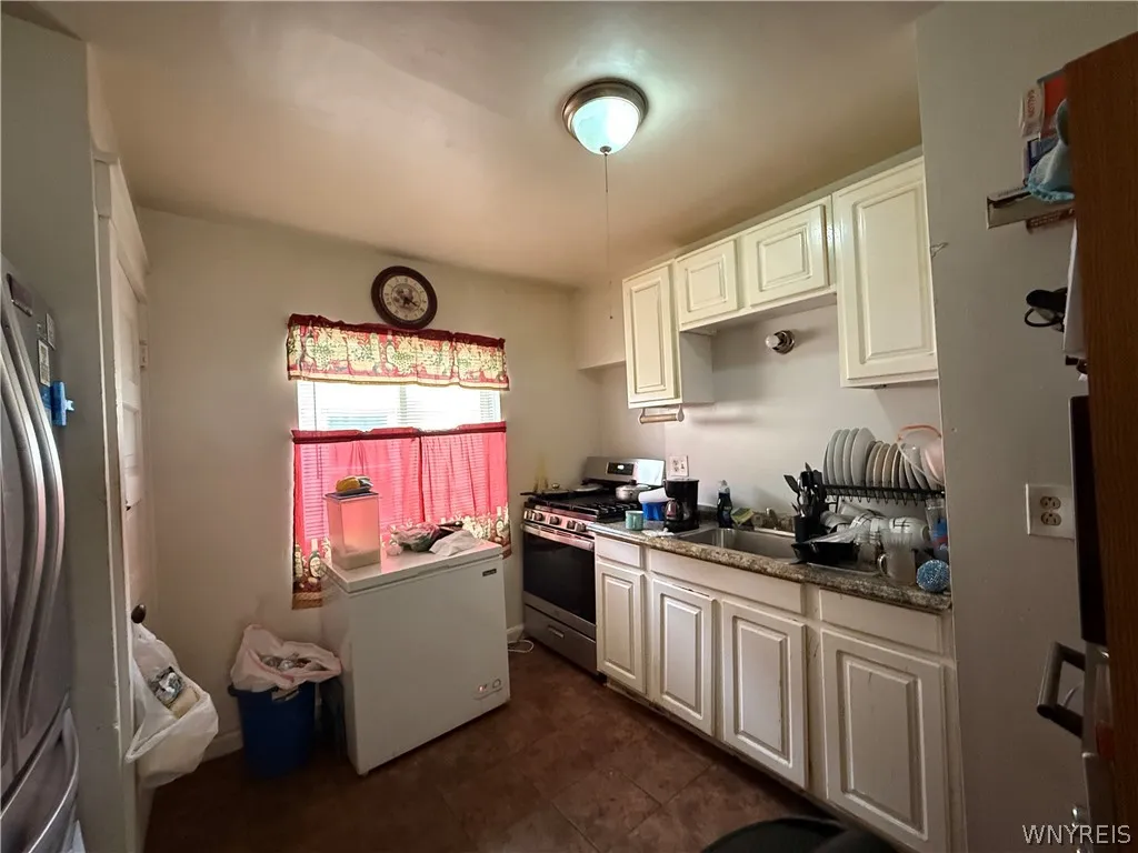 146 Evelyn Street, Buffalo, New York 14207, Buffalo, New York 14207, 3 Bedrooms Bedrooms, 6 Rooms Rooms,1 BathroomBathrooms,Residential,For Sale,146 Evelyn Street, Buffalo, New York 14207,0,B1652837