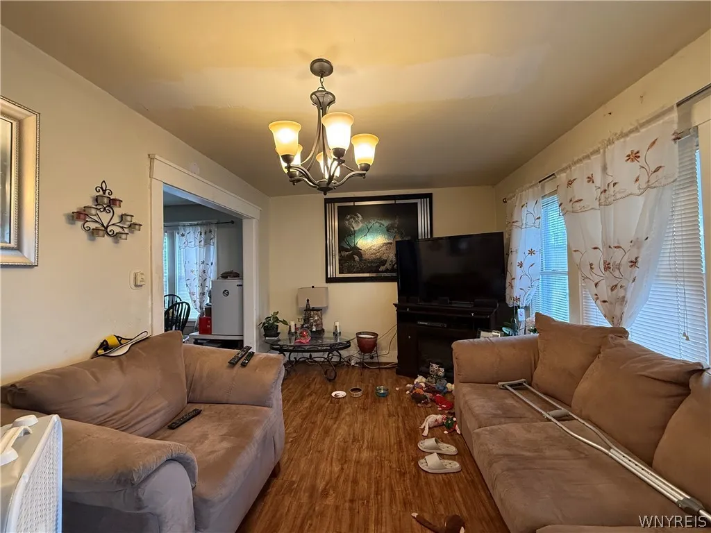 146 Evelyn Street, Buffalo, New York 14207, Buffalo, New York 14207, 3 Bedrooms Bedrooms, 6 Rooms Rooms,1 BathroomBathrooms,Residential,For Sale,146 Evelyn Street, Buffalo, New York 14207,0,B1652837