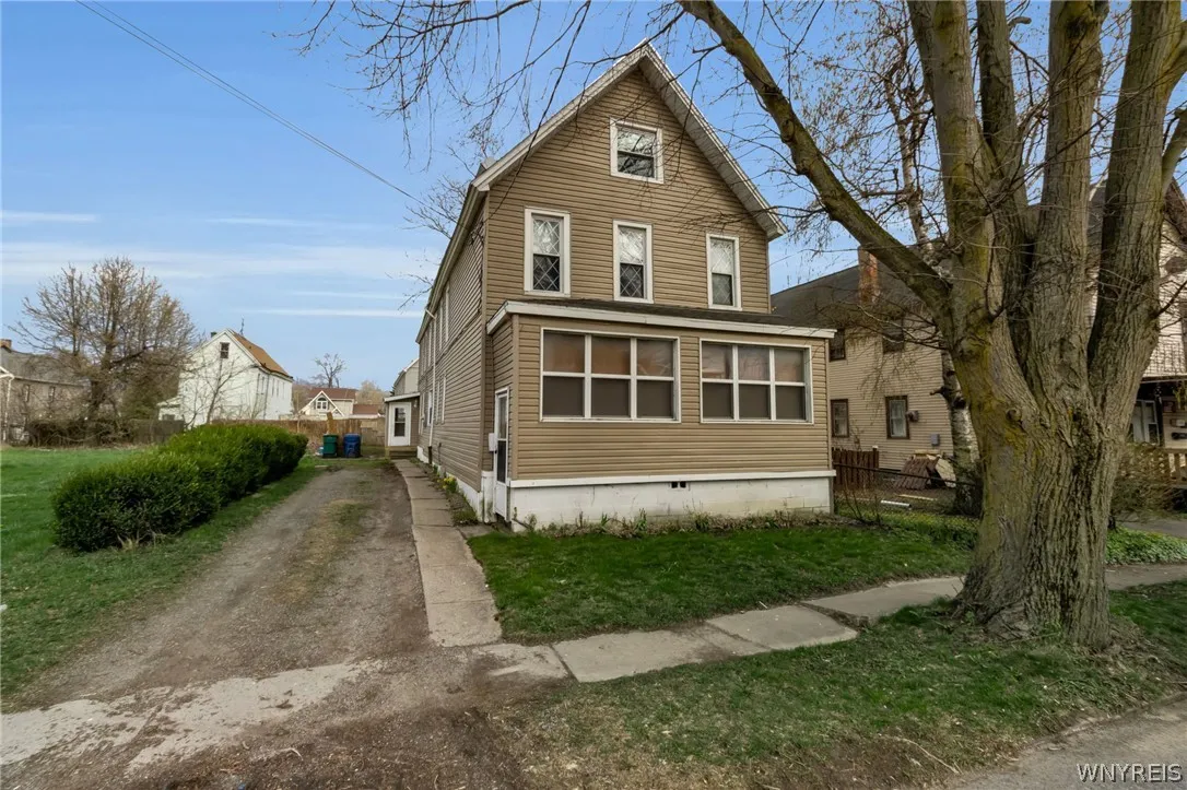 85 Hamburg Street, Buffalo, New York 14204, Buffalo, New York 14204, 5 Bedrooms Bedrooms, ,2 BathroomsBathrooms,Residential,For Sale,85 Hamburg Street, Buffalo, New York 14204,0,B1675751