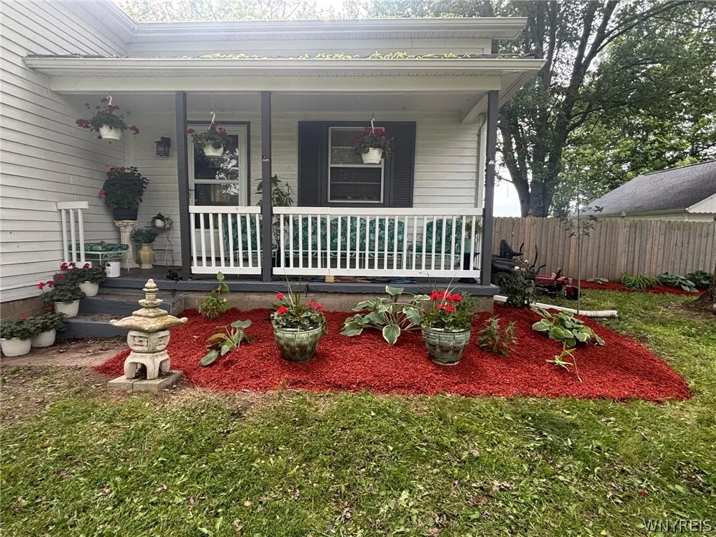 10280 Transit Road, Amherst, New York 14051, Amherst, New York 14051, 4 Bedrooms Bedrooms, 7 Rooms Rooms,1 BathroomBathrooms,Residential,For Sale,10280 Transit Road, Amherst, New York 14051,0,B1675462