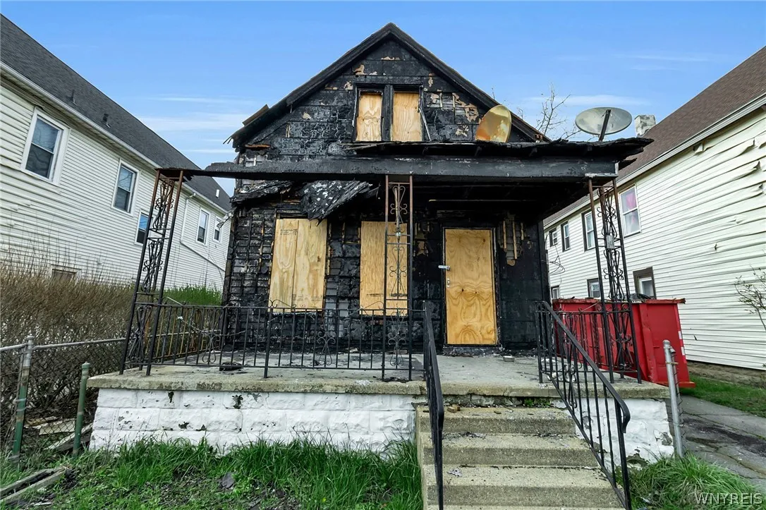 112 Rano Street, Buffalo, New York 14207, Buffalo, New York 14207, 3 Bedrooms Bedrooms, 8 Rooms Rooms,1 BathroomBathrooms,Residential,For Sale,112 Rano Street, Buffalo, New York 14207,0,B1674907