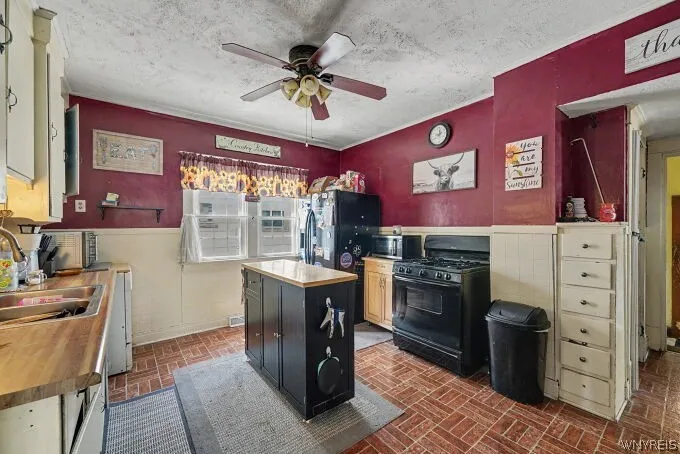 144 Jackson Avenue, Cheektowaga, New York 14212, Cheektowaga, New York 14212, 5 Bedrooms Bedrooms, 9 Rooms Rooms,2 BathroomsBathrooms,Residential,For Sale,144 Jackson Avenue, Cheektowaga, New York 14212,0,B1675140