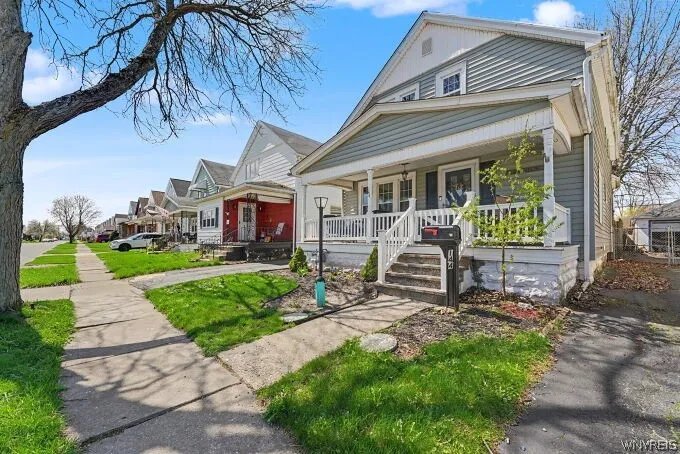 144 Jackson Avenue, Cheektowaga, New York 14212, Cheektowaga, New York 14212, 5 Bedrooms Bedrooms, 9 Rooms Rooms,2 BathroomsBathrooms,Residential,For Sale,144 Jackson Avenue, Cheektowaga, New York 14212,0,B1675140