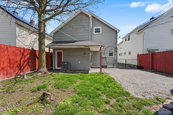144 Jackson Avenue, Cheektowaga, New York 14212, Cheektowaga, New York 14212, 5 Bedrooms Bedrooms, 9 Rooms Rooms,2 BathroomsBathrooms,Residential,For Sale,144 Jackson Avenue, Cheektowaga, New York 14212,0,B1675140
