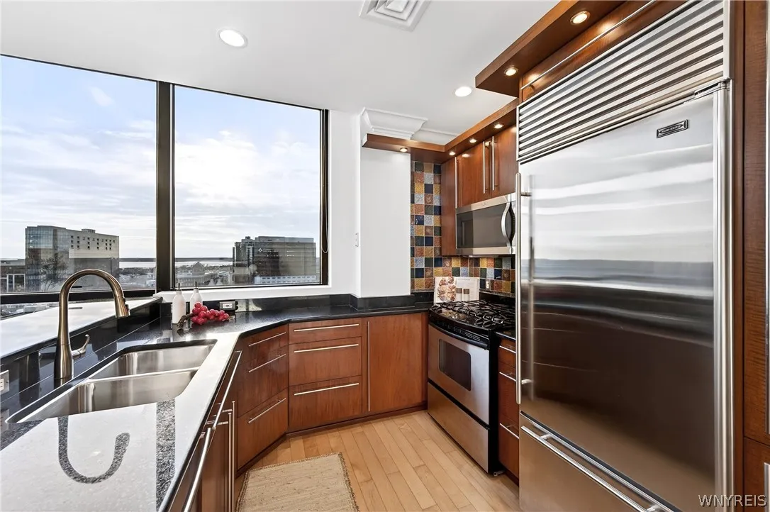 610 Main Street 1201, Buffalo, New York 14202, Buffalo, New York 14202, 2 Bedrooms Bedrooms, 6 Rooms Rooms,2 BathroomsBathrooms,Residential,For Sale,610 Main Street 1201, Buffalo, New York 14202,0,B1675083