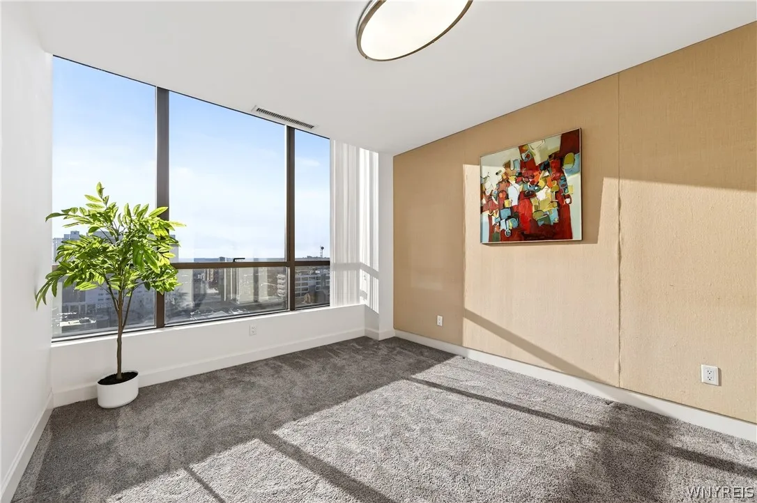 610 Main Street 1201, Buffalo, New York 14202, Buffalo, New York 14202, 2 Bedrooms Bedrooms, 6 Rooms Rooms,2 BathroomsBathrooms,Residential,For Sale,610 Main Street 1201, Buffalo, New York 14202,0,B1675083