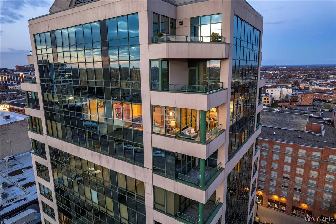 610 Main Street 1201, Buffalo, New York 14202, Buffalo, New York 14202, 2 Bedrooms Bedrooms, 6 Rooms Rooms,2 BathroomsBathrooms,Residential,For Sale,610 Main Street 1201, Buffalo, New York 14202,0,B1675083