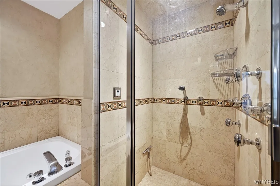 610 Main Street 1201, Buffalo, New York 14202, Buffalo, New York 14202, 2 Bedrooms Bedrooms, 6 Rooms Rooms,2 BathroomsBathrooms,Residential,For Sale,610 Main Street 1201, Buffalo, New York 14202,0,B1675083