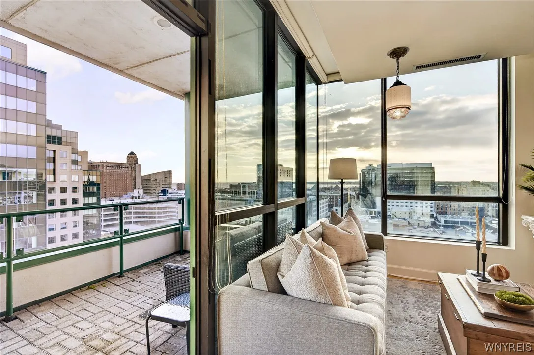 610 Main Street 1201, Buffalo, New York 14202, Buffalo, New York 14202, 2 Bedrooms Bedrooms, 6 Rooms Rooms,2 BathroomsBathrooms,Residential,For Sale,610 Main Street 1201, Buffalo, New York 14202,0,B1675083