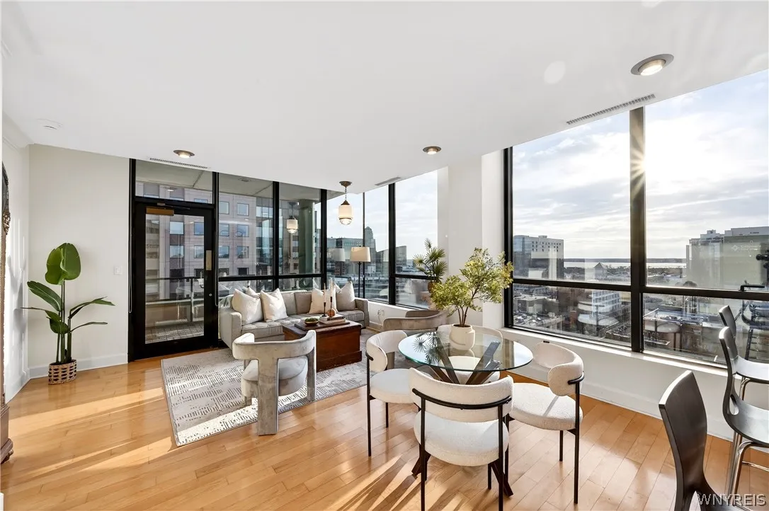 610 Main Street 1201, Buffalo, New York 14202, Buffalo, New York 14202, 2 Bedrooms Bedrooms, 6 Rooms Rooms,2 BathroomsBathrooms,Residential,For Sale,610 Main Street 1201, Buffalo, New York 14202,0,B1675083