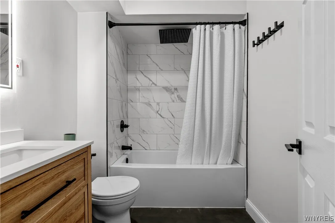 641 Forest, Buffalo, New York 14222, Buffalo, New York 14222, 2 Bedrooms Bedrooms, 5 Rooms Rooms,1 BathroomBathrooms,Residential Lease,For Rent,641 Forest, Buffalo, New York 14222,0,B1675841