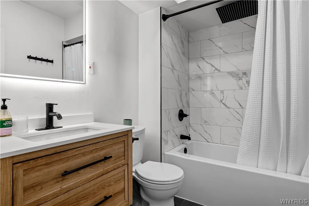 641 Forest, Buffalo, New York 14222, Buffalo, New York 14222, 2 Bedrooms Bedrooms, 5 Rooms Rooms,1 BathroomBathrooms,Residential Lease,For Rent,641 Forest, Buffalo, New York 14222,0,B1675841