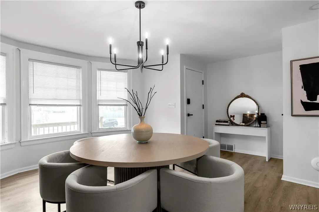 641 Forest, Buffalo, New York 14222, Buffalo, New York 14222, 2 Bedrooms Bedrooms, 5 Rooms Rooms,1 BathroomBathrooms,Residential Lease,For Rent,641 Forest, Buffalo, New York 14222,0,B1675841