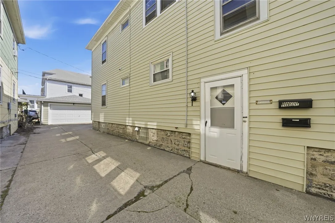 226 Tacoma Avenue, Buffalo, New York 14216, Buffalo, New York 14216, 3 Bedrooms Bedrooms, 6 Rooms Rooms,1 BathroomBathrooms,Residential Lease,For Rent,226 Tacoma Avenue, Buffalo, New York 14216,0,B1675250