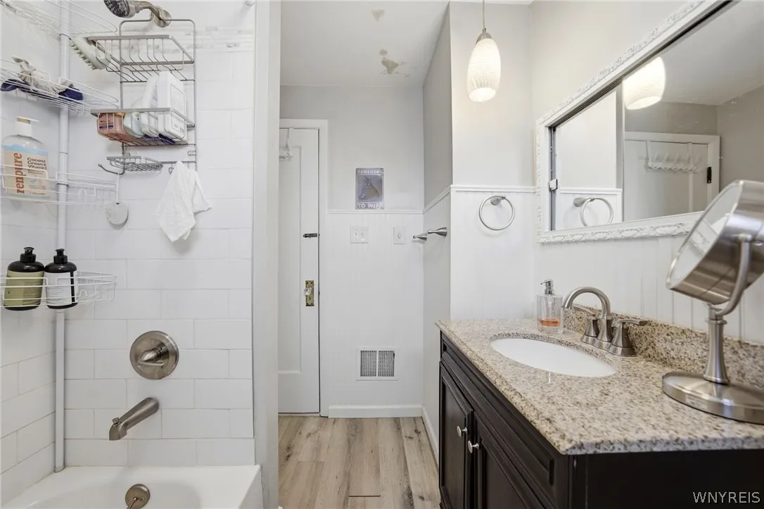 226 Tacoma Avenue, Buffalo, New York 14216, Buffalo, New York 14216, 3 Bedrooms Bedrooms, 6 Rooms Rooms,1 BathroomBathrooms,Residential Lease,For Rent,226 Tacoma Avenue, Buffalo, New York 14216,0,B1675250