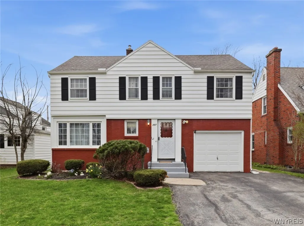 207 Huxley Drive, Amherst, New York 14226, Amherst, New York 14226, 3 Bedrooms Bedrooms, 8 Rooms Rooms,2 BathroomsBathrooms,Residential,Closed,207 Huxley Drive, Amherst, New York 14226,0,B1674031